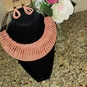 Rose gold oversize necklace
